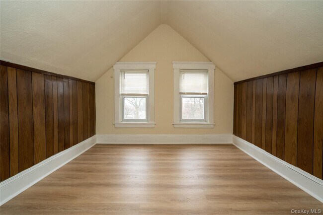 Building Photo - 61 Halcyon Terrace