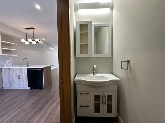 Building Photo - 33 Copeland St