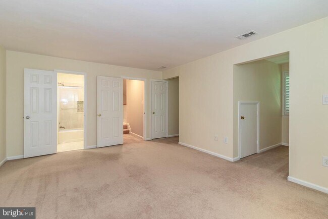 Building Photo - 7300 Scarlet Oak Ct