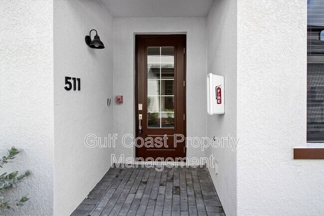 Building Photo - 5703 N Honore Ave
