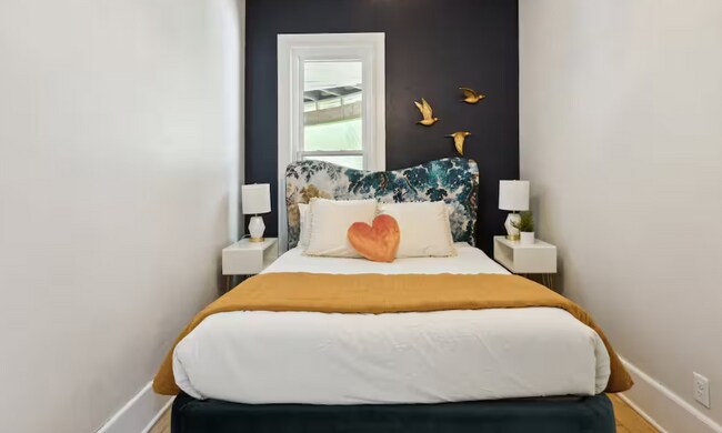 Building Photo - 528 Michigan St