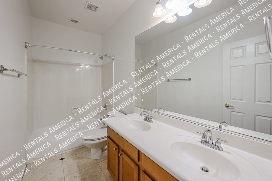 Building Photo - 3117 W Espartero Way