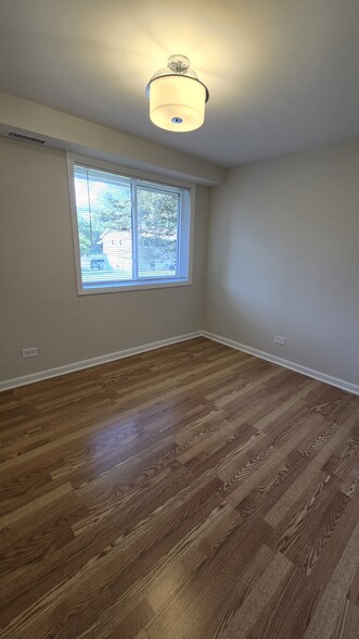 Building Photo - 1104 Mercury Dr