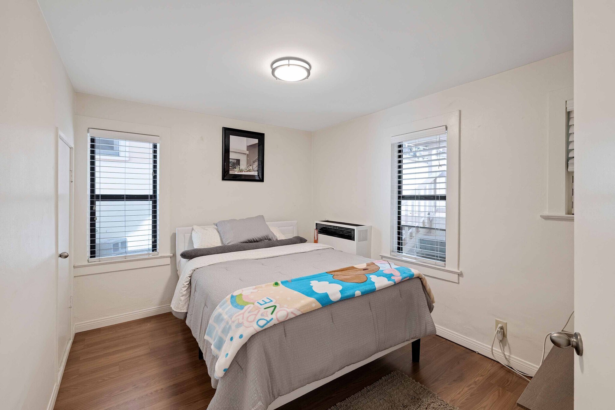 Building Photo - 1634 Bayview Dr