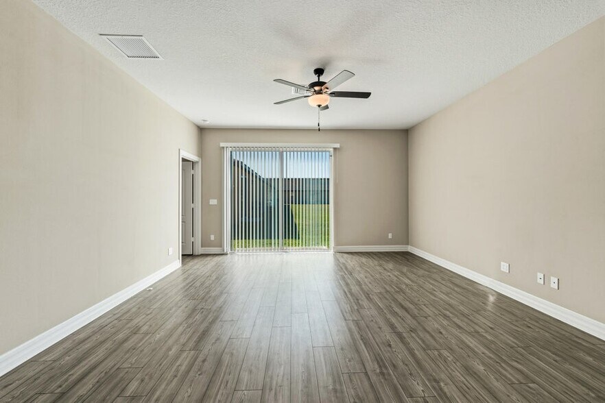 Building Photo - 1817 Party Pl