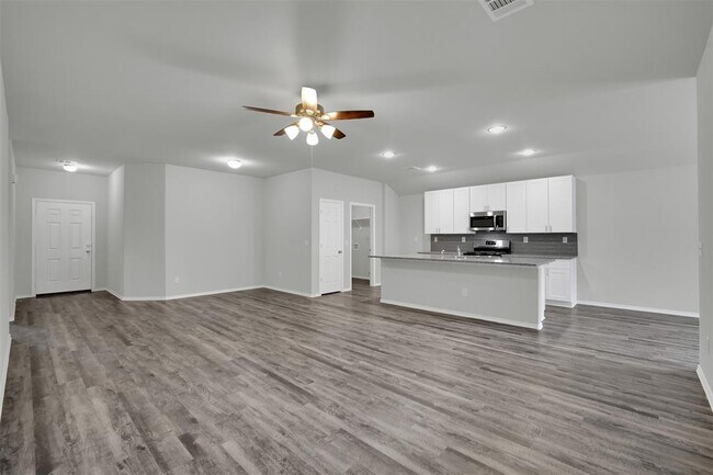 Building Photo - 8003 Dauntless Dr