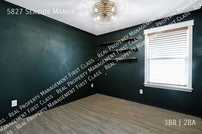 Building Photo - 5827 Seaside Mnr