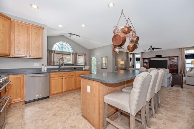 Building Photo - Beautiful 4-Bedroom Colonial in Walkersville