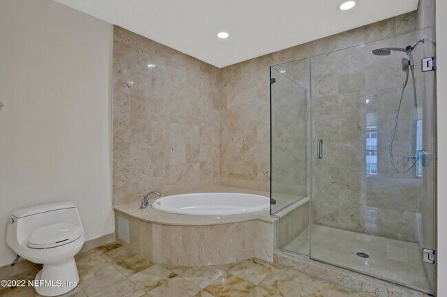 Building Photo - 1431 Riverplace Blvd