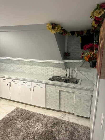 Building Photo - 42 Gage St