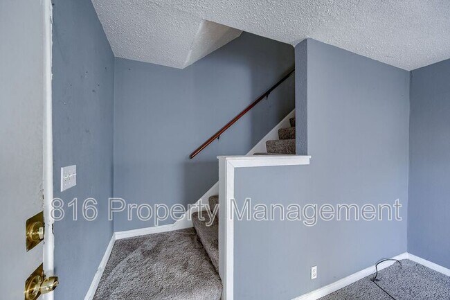 Building Photo - 1807-1809 E 74th Terr