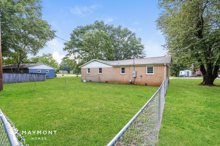 Building Photo - 649 Woodmont Cir