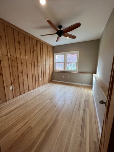 Building Photo - 520 Trumbull Hwy