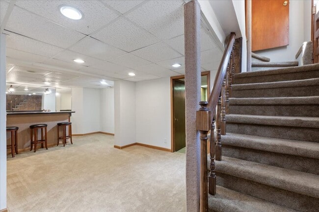 Building Photo - Spacious 4 Bedroom Home for Rent in Council Bluffs