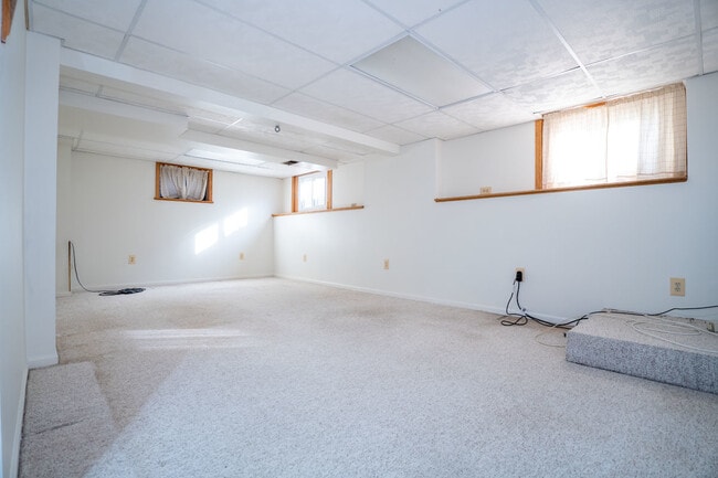 Building Photo - 3501 Saratoga Ave