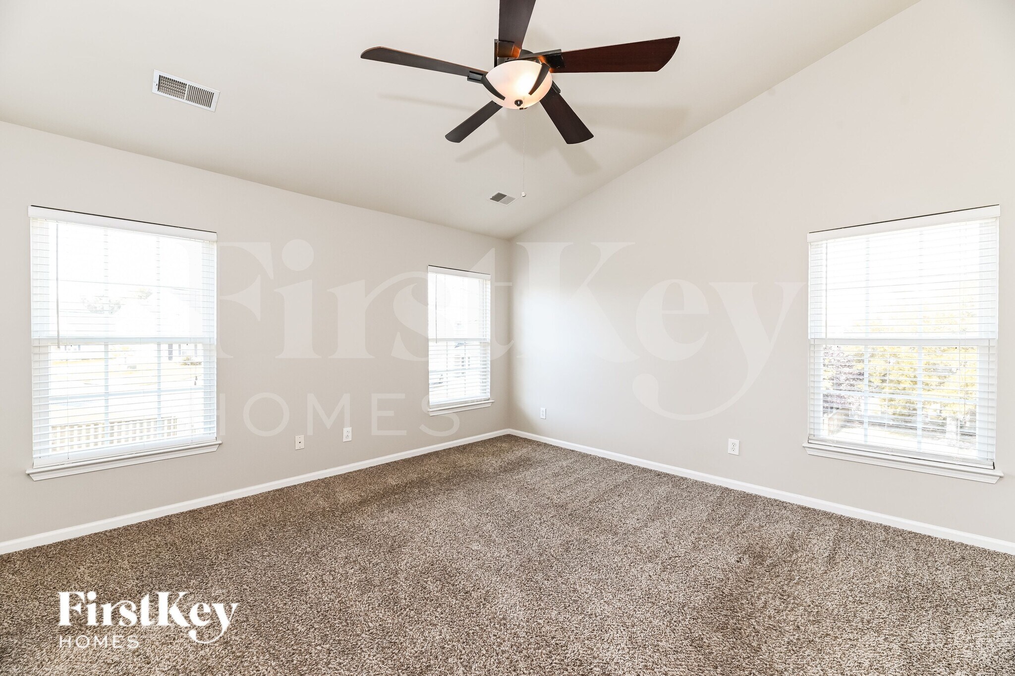 Building Photo - 337 Lakewind Dr