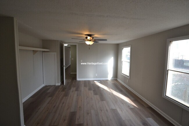 Building Photo - 11049-11051 Stephens