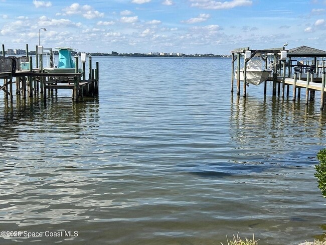 Building Photo - 160 Sandy Shoes Dr