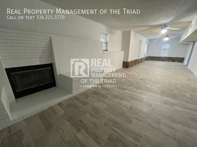 Building Photo - *Move in Special* Welcome to this spacious...