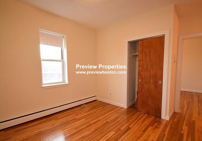 Building Photo - 176 N Beacon St