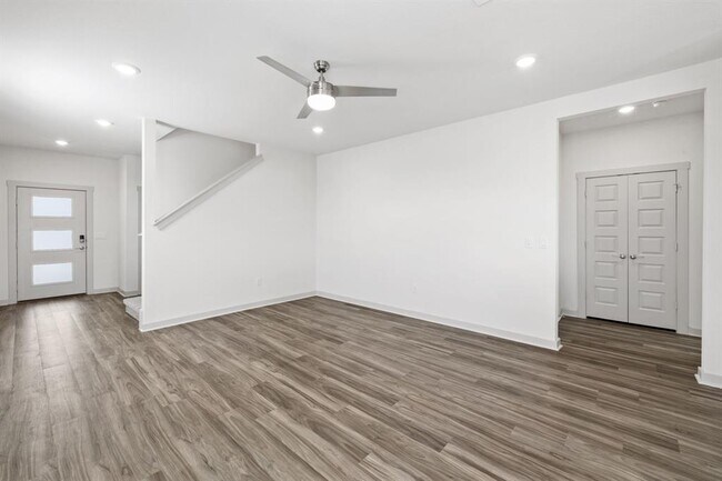 Building Photo - 7713 Jacobean WY