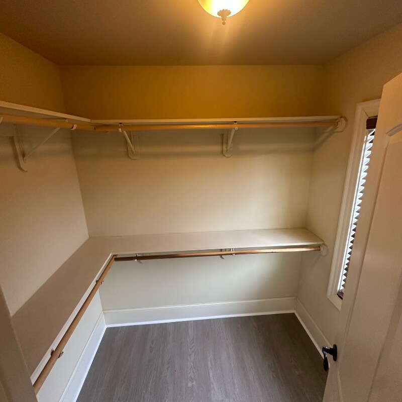 Building Photo - 6911 Spanglers Spring Way