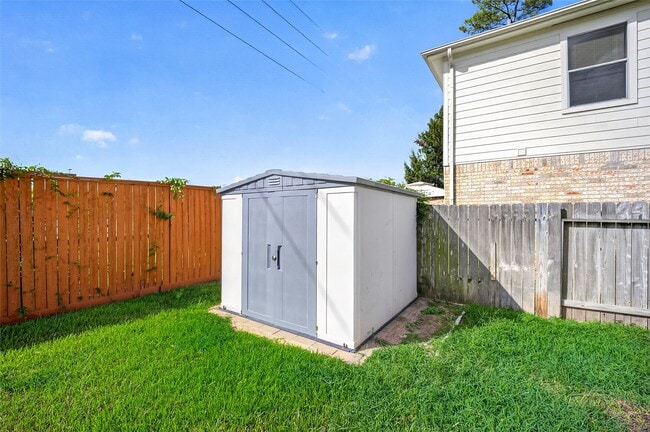 Building Photo - 510 Cypresswood Trce