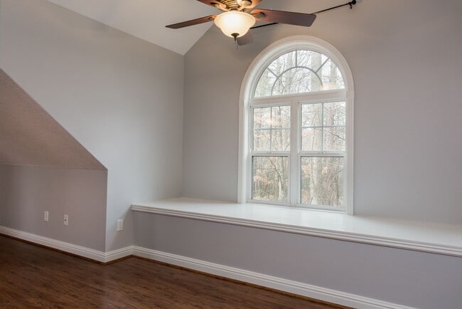 Building Photo - Central AVL - Beautiful 3/2 Cape Cod
