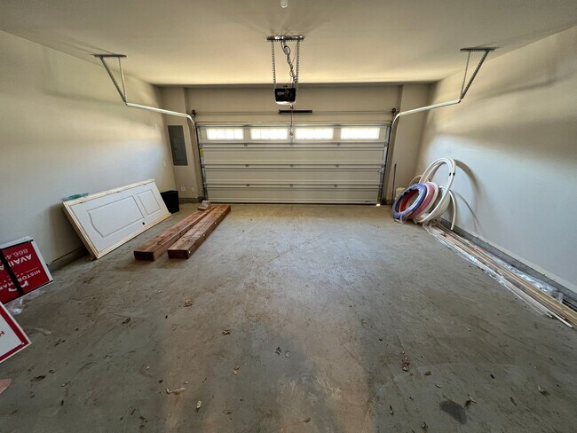 Garage - 1232 Alamo Dr