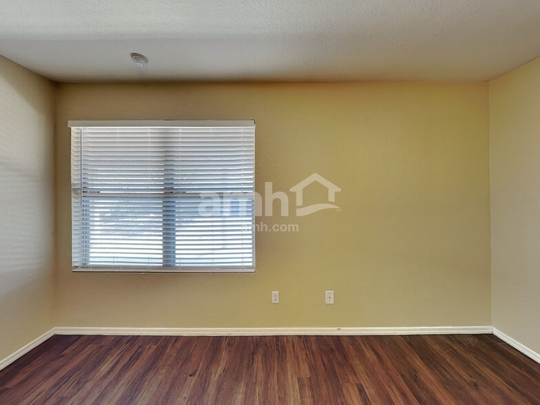 Building Photo - 1767 W Rue De La Montagne