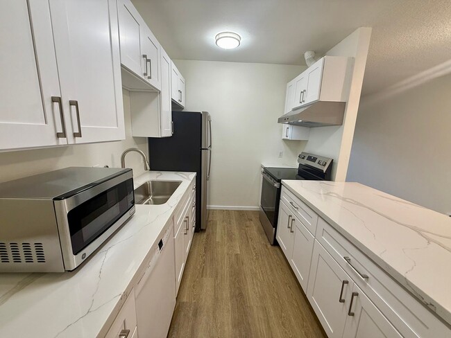 Building Photo - Alki Shores Condominiums - Alki Beach