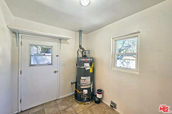 Building Photo - 3700 Glenwood Ave