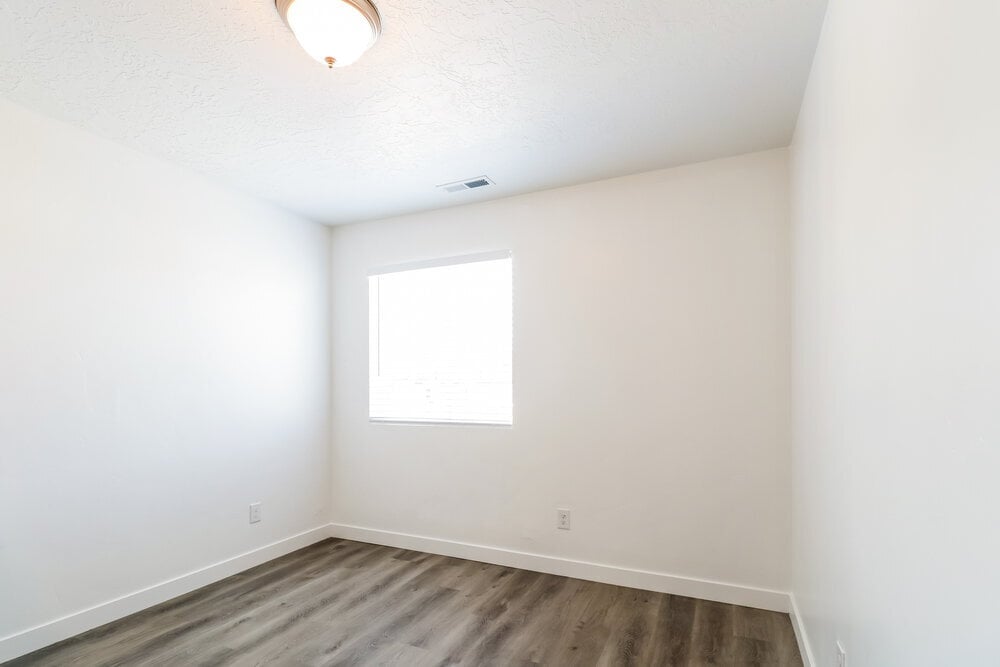 Building Photo - 13063 Summerdale Dr