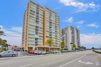 Building Photo - 1410 S Ocean Dr