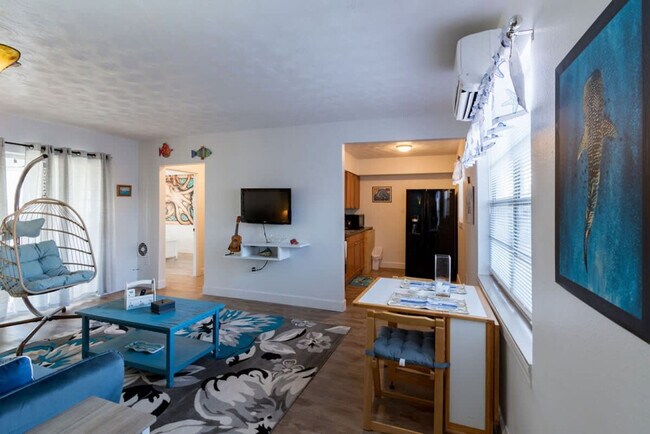 Building Photo - 141 California Ave