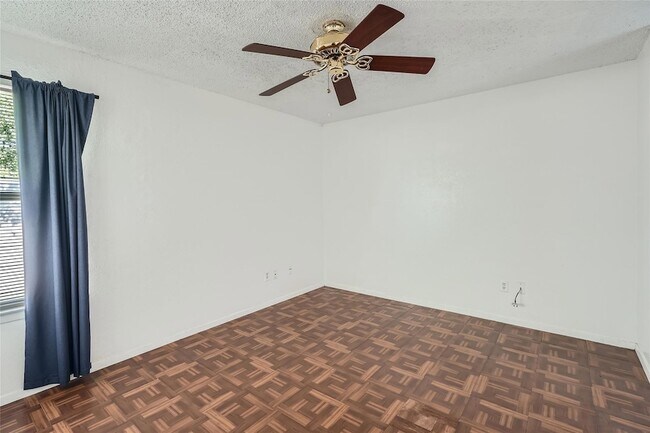 Building Photo - 7214 Salt Springs Dr