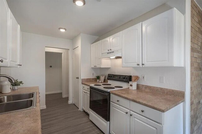 Building Photo - 3806 Cortadera Ct