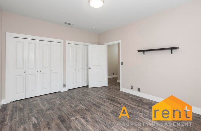 Building Photo - Peaceful Country Living- 3 Bedroom- 3 Full Bathroom Home in Rogue River