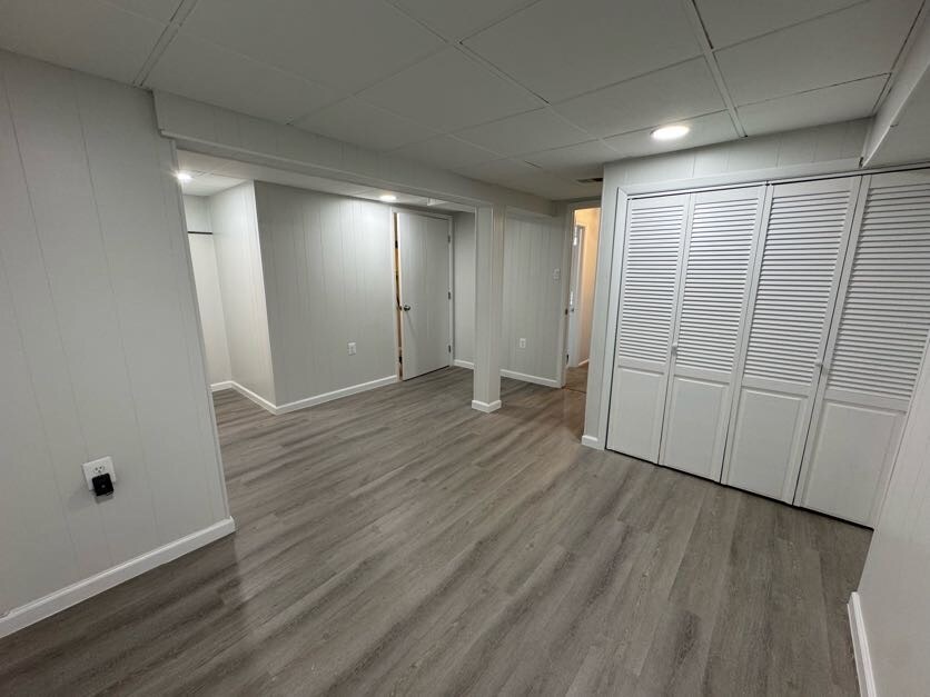 Building Photo - 5215 Lonsdale Dr