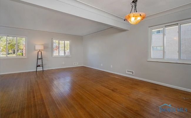 Building Photo - 4033 Hillandale Rd