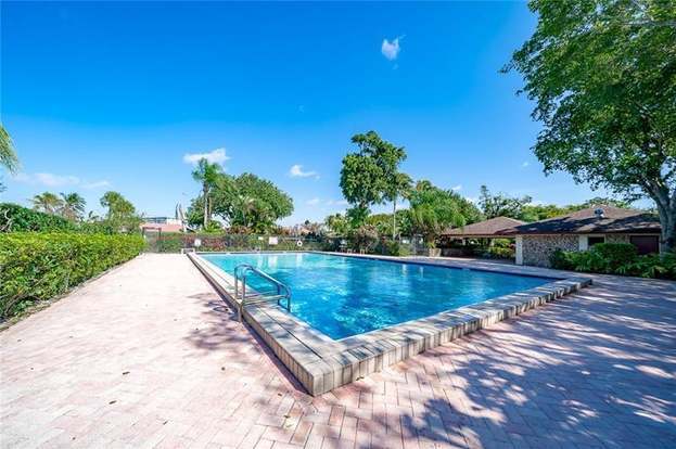 Building Photo - 3050 N Palm Aire Dr