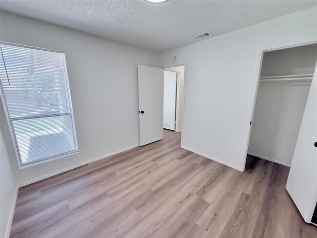 Building Photo - 2305 Whitlow Cove