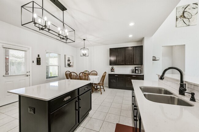 Building Photo - 10018 Chase Ct