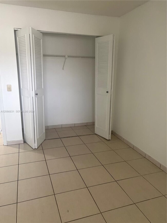 Building Photo - 17919 NW 66th Ct