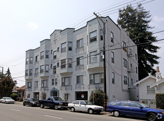 Primary Photo - The Oakland Avenue Apartments