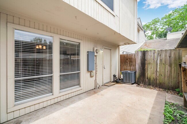 Building Photo - 7716 Challie Ln