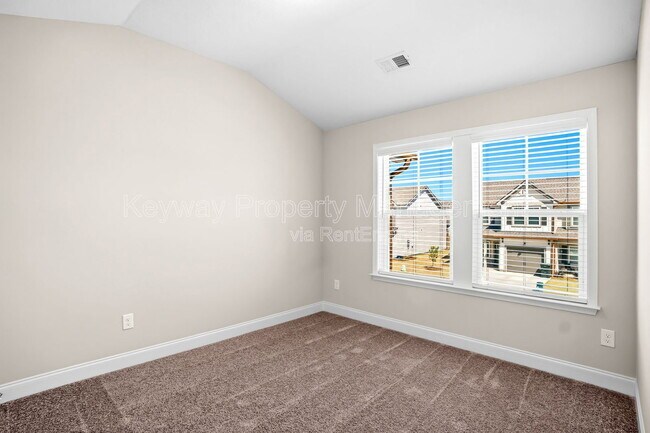 Building Photo - 3109 Venetian Dr