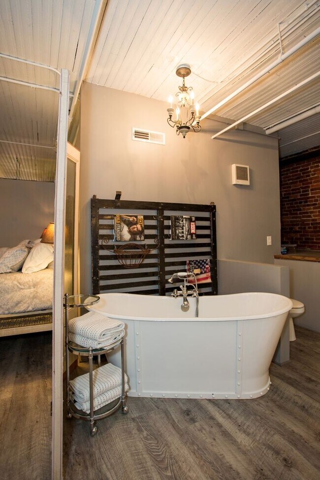 Building Photo - One of a Kind Furnished Condo in the Heart...