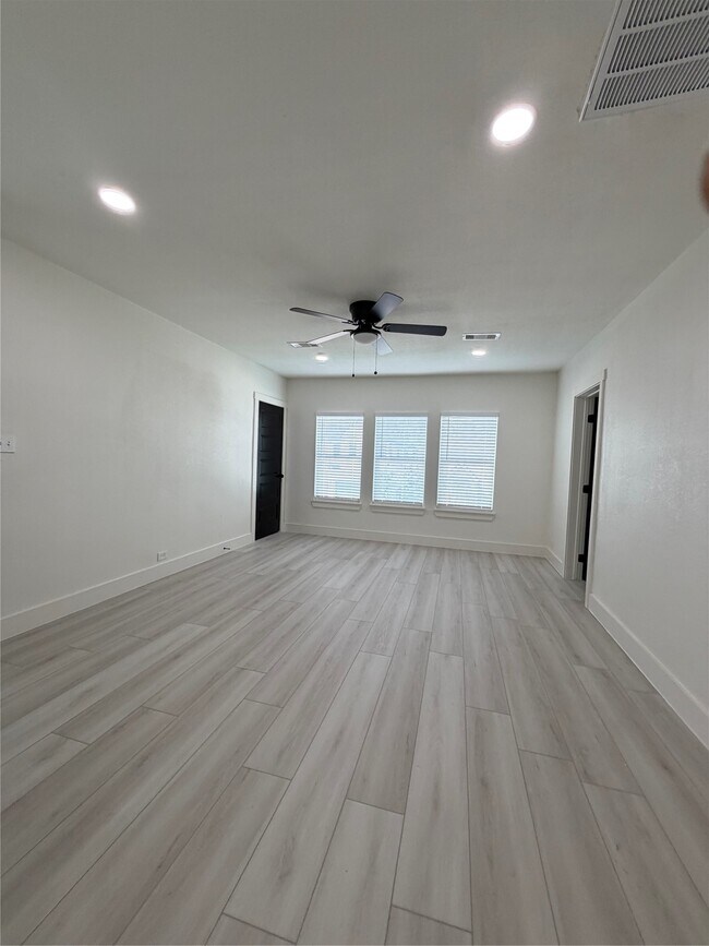 Building Photo - 2814 Truxillo St