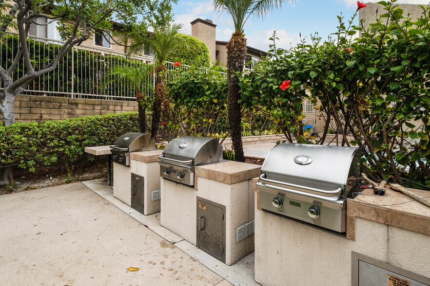 Building Photo - 25702 Seaside Dr